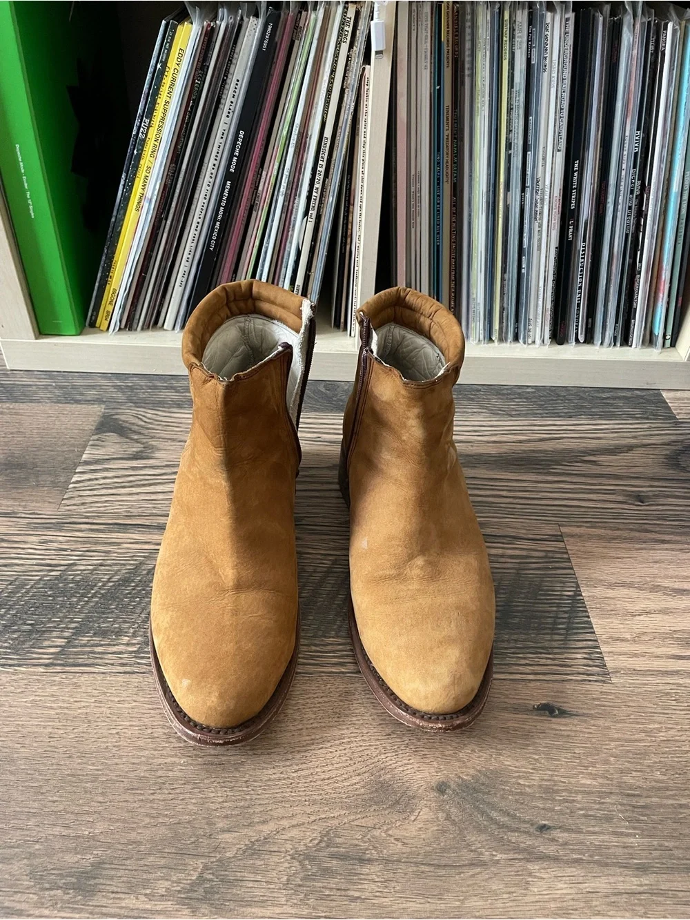 Men's Suede Chukka Boots in Tan Suede